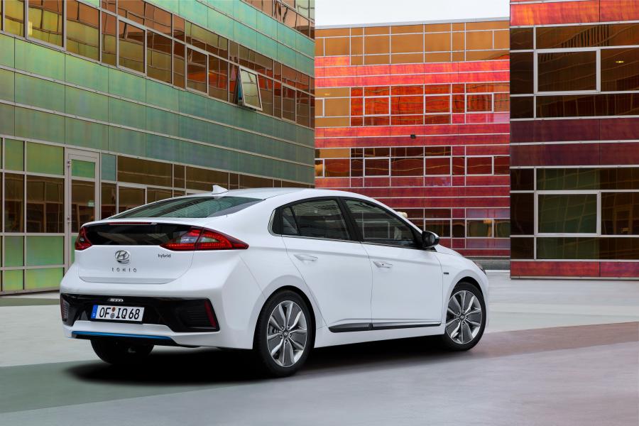  Hyundai IONIQ hybrid (AE) 2016 года  (WW) (фото 21 из 38)